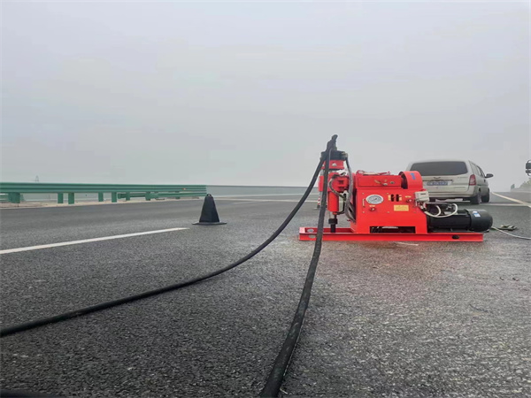 前锋马路路基路面开裂下沉注浆加固灌浆