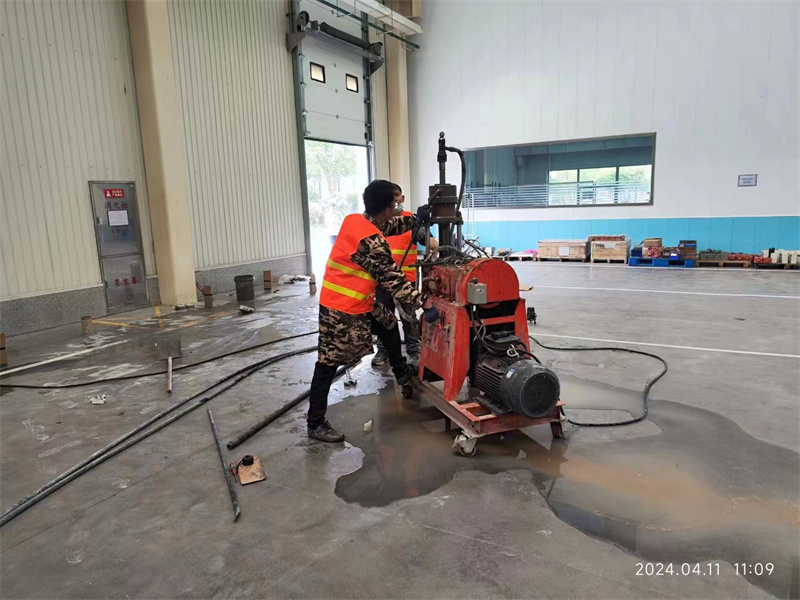 前锋厂房地面下沉塌陷注浆加固施工